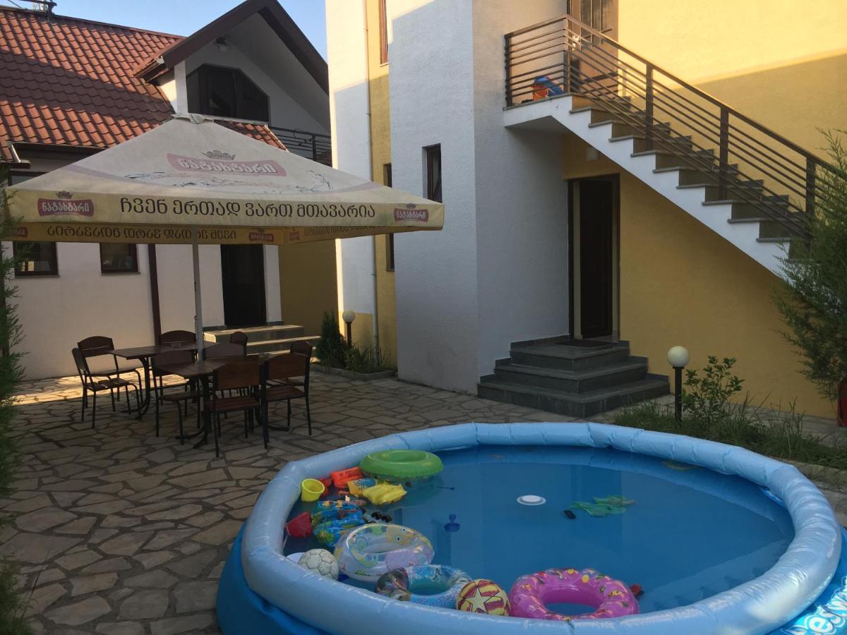 Aparthotel Family Уреки Екстериор снимка